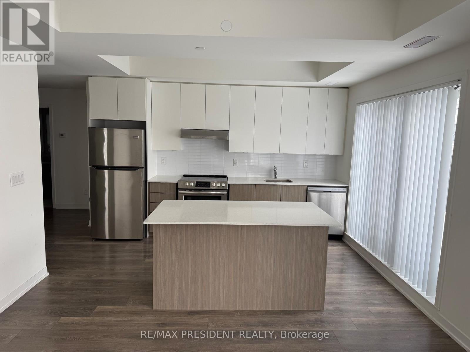 402 - 130 Canon Jackson Drive, Toronto, Ontario  M6M 0B7 - Photo 4 - W12756780