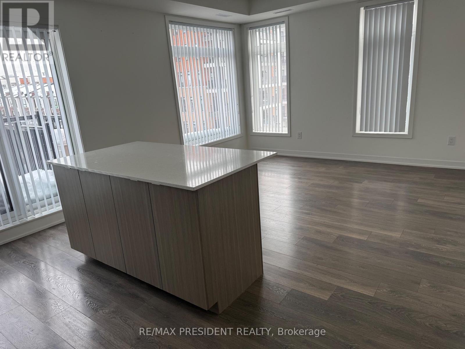 402 - 130 Canon Jackson Drive, Toronto, Ontario  M6M 0B7 - Photo 6 - W12756780