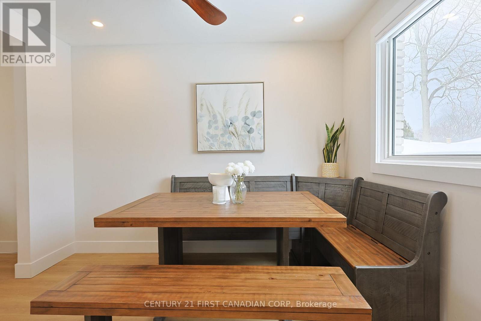 Photo 6 of 41 for 696 Griffith Street