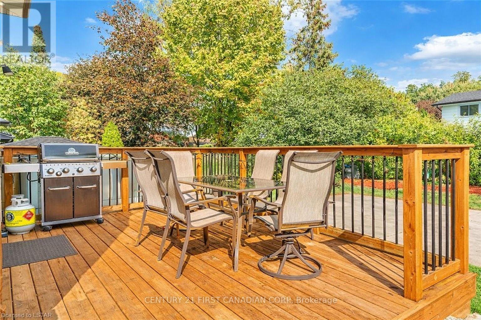 696 Griffith Street, London South, Ontario  N6K 2W4 - Photo 36 - X12761364