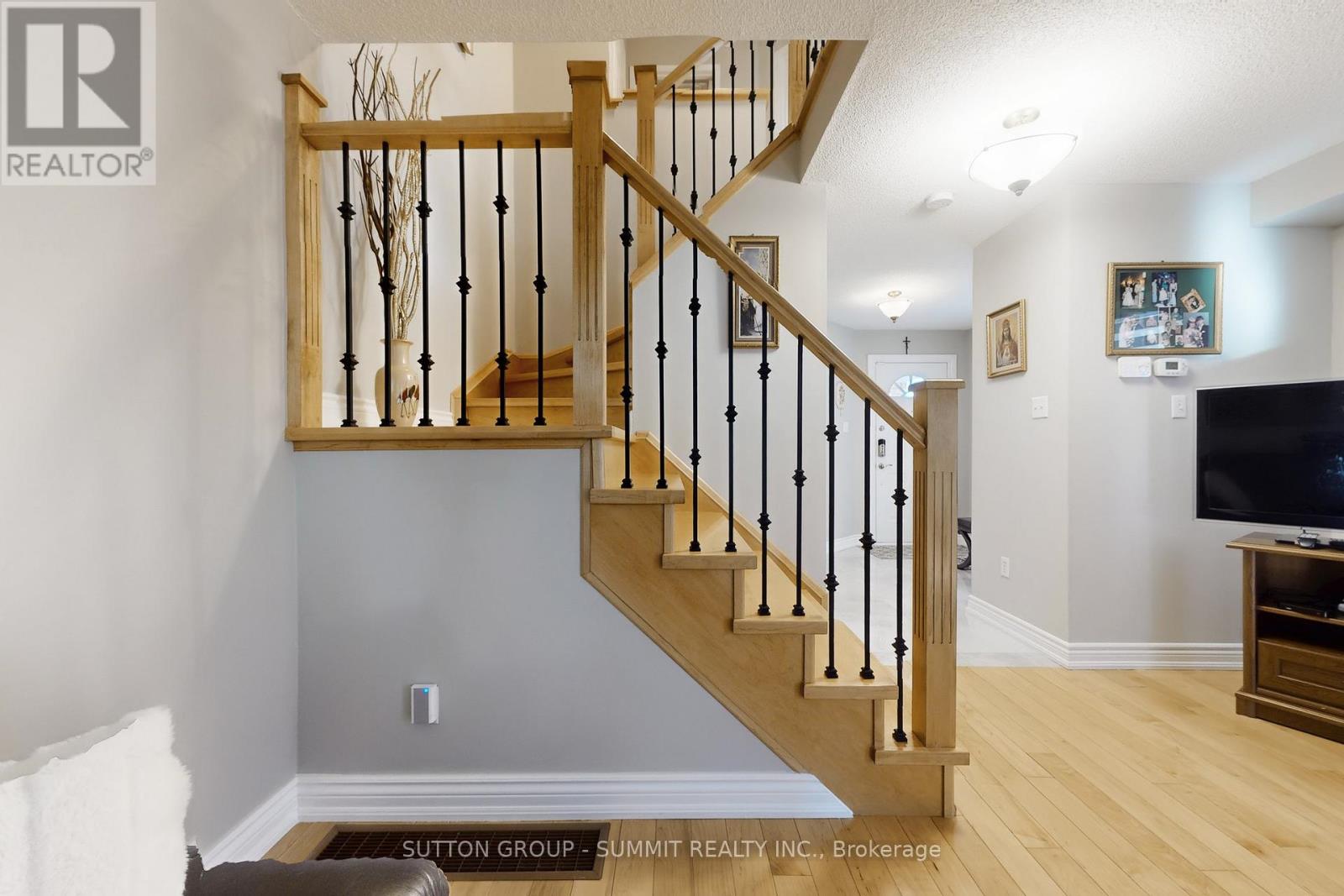 1249 Foxglove Place, Mississauga, Ontario  L5V 2N3 - Photo 19 - W12762364