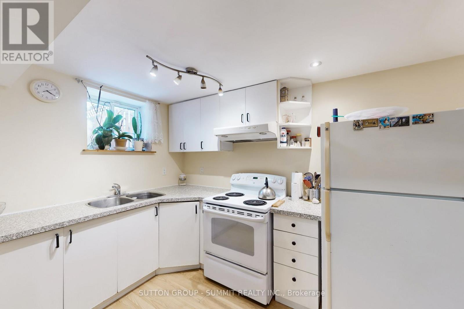 1249 Foxglove Place, Mississauga, Ontario  L5V 2N3 - Photo 37 - W12762364