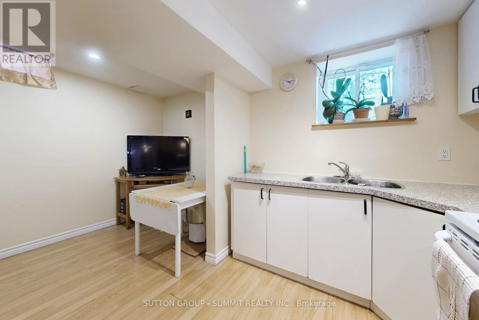 1249 Foxglove Place, Mississauga, Ontario  L5V 2N3 - Photo 39 - W12762364