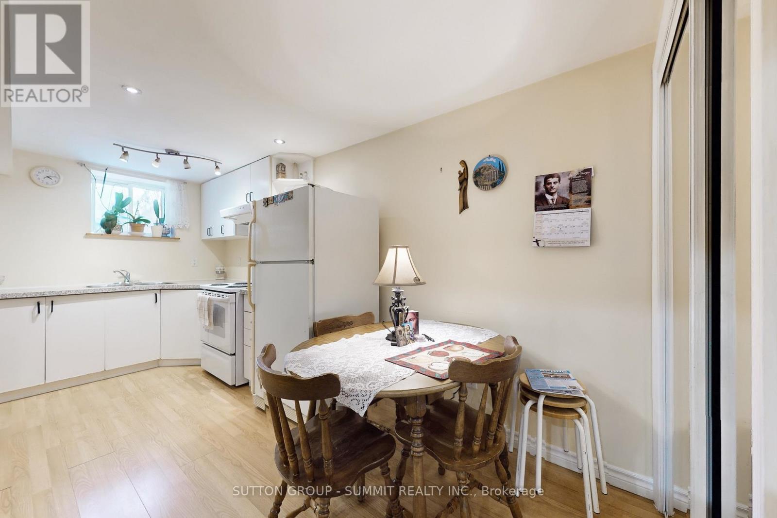 1249 Foxglove Place, Mississauga, Ontario  L5V 2N3 - Photo 41 - W12762364