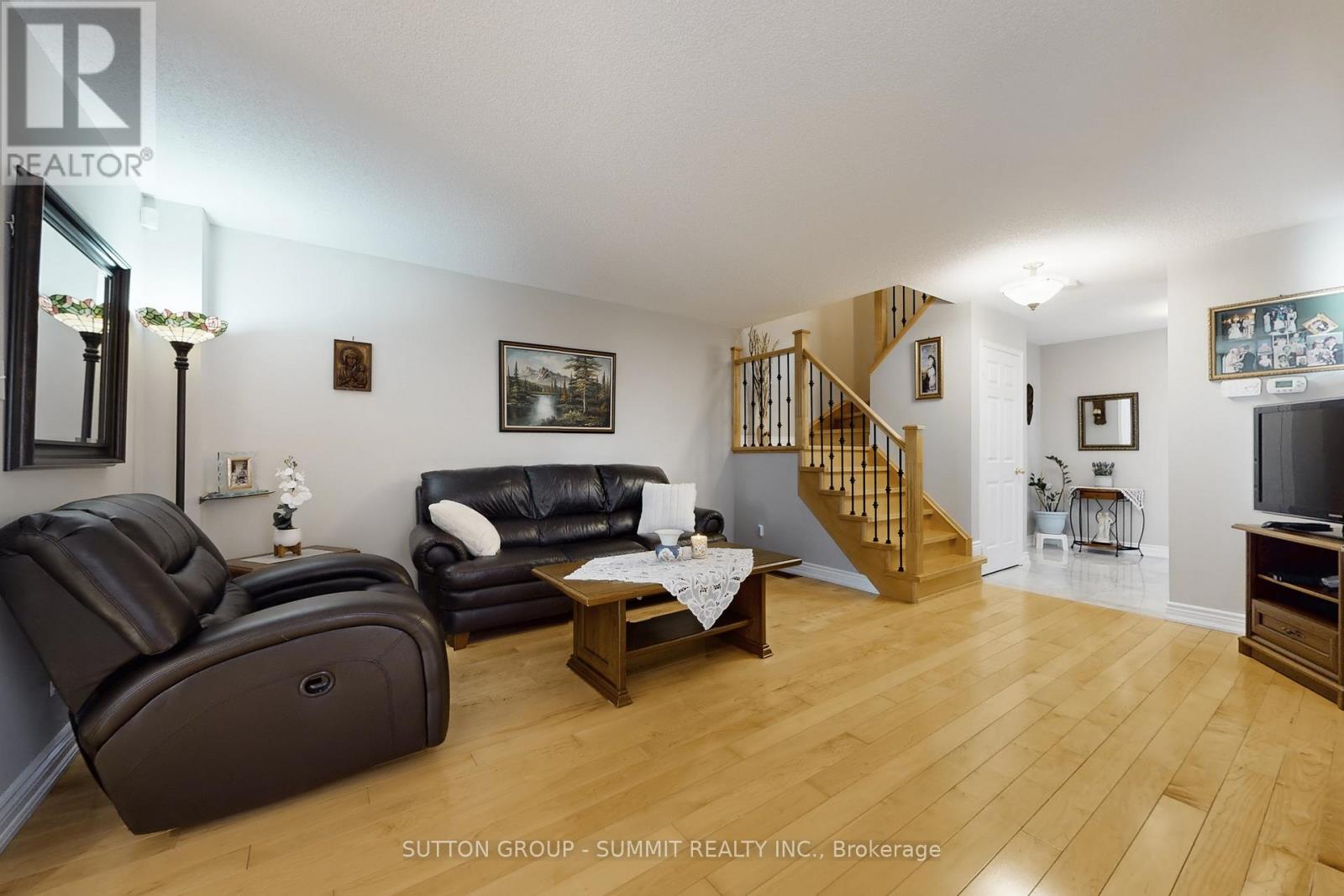 1249 Foxglove Place, Mississauga, Ontario  L5V 2N3 - Photo 7 - W12762364