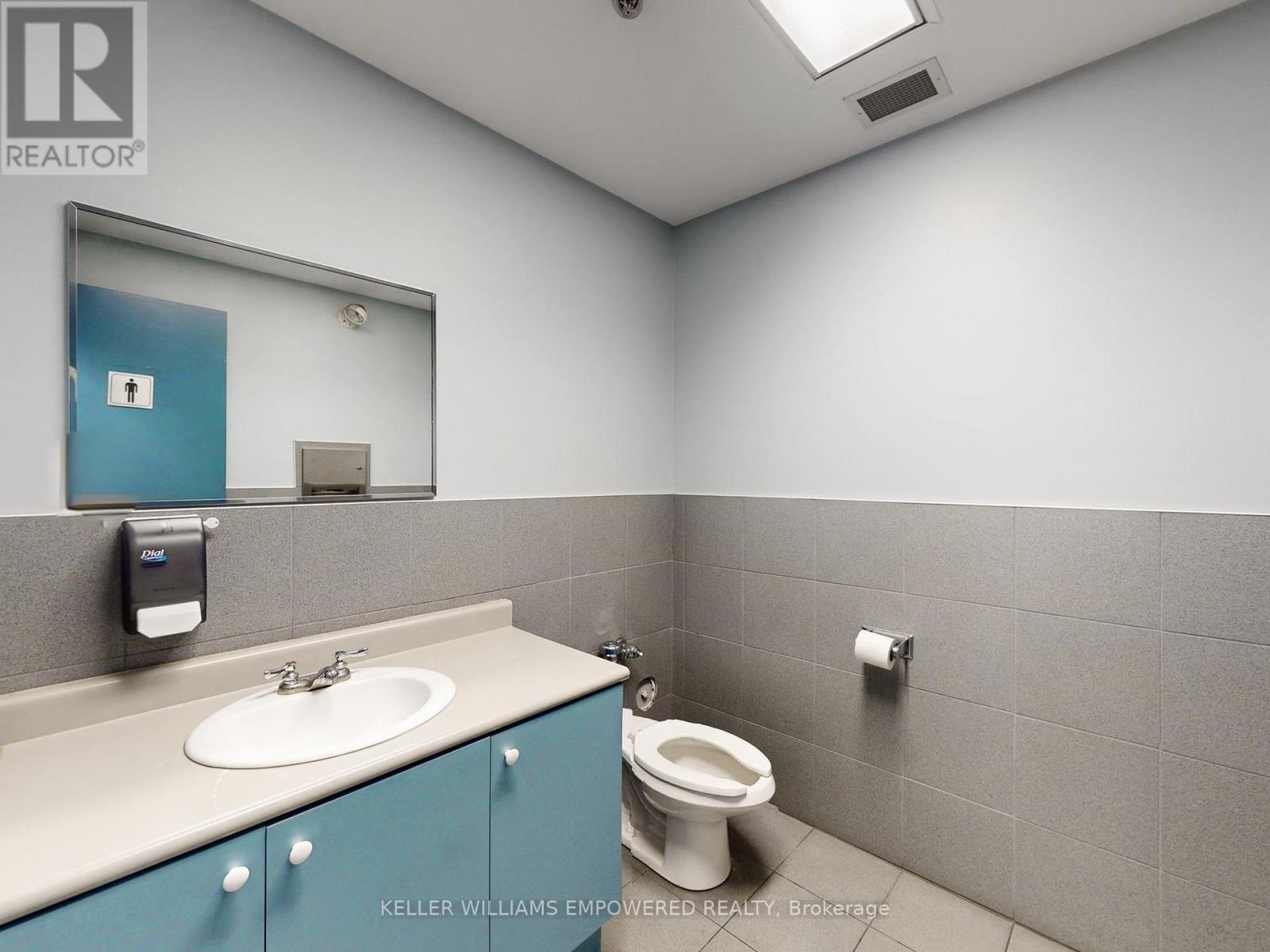 1060b Lorimar Drive, Mississauga, Ontario  L5S 1R8 - Photo 17 - W12762398