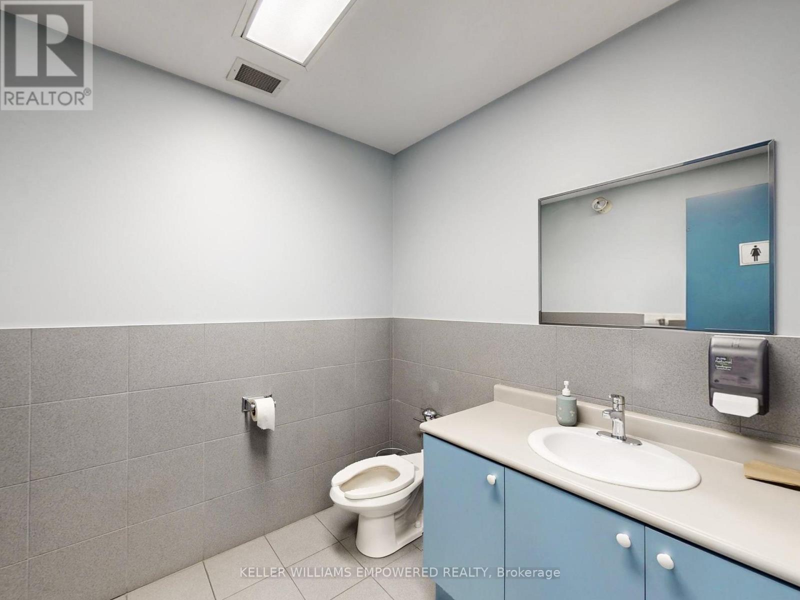 1060b Lorimar Drive, Mississauga, Ontario  L5S 1R8 - Photo 18 - W12762398