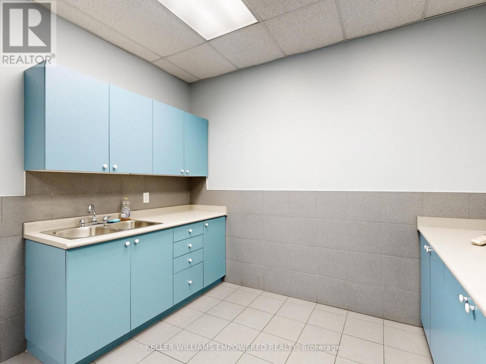 1060b Lorimar Drive, Mississauga, Ontario  L5S 1R8 - Photo 28 - W12762398