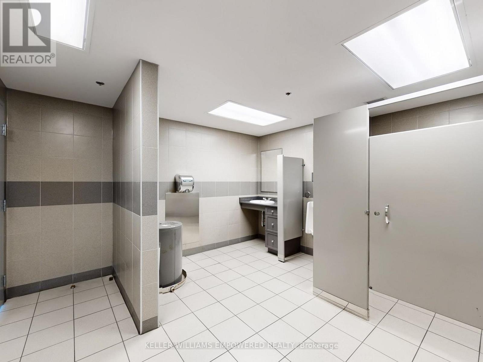 1060b Lorimar Drive, Mississauga, Ontario  L5S 1R8 - Photo 35 - W12762398