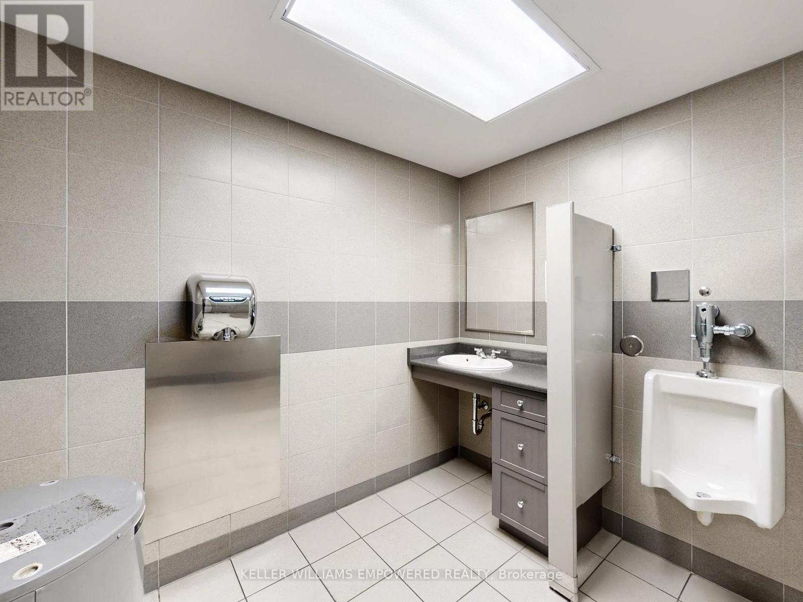 1060b Lorimar Drive, Mississauga, Ontario  L5S 1R8 - Photo 36 - W12762398