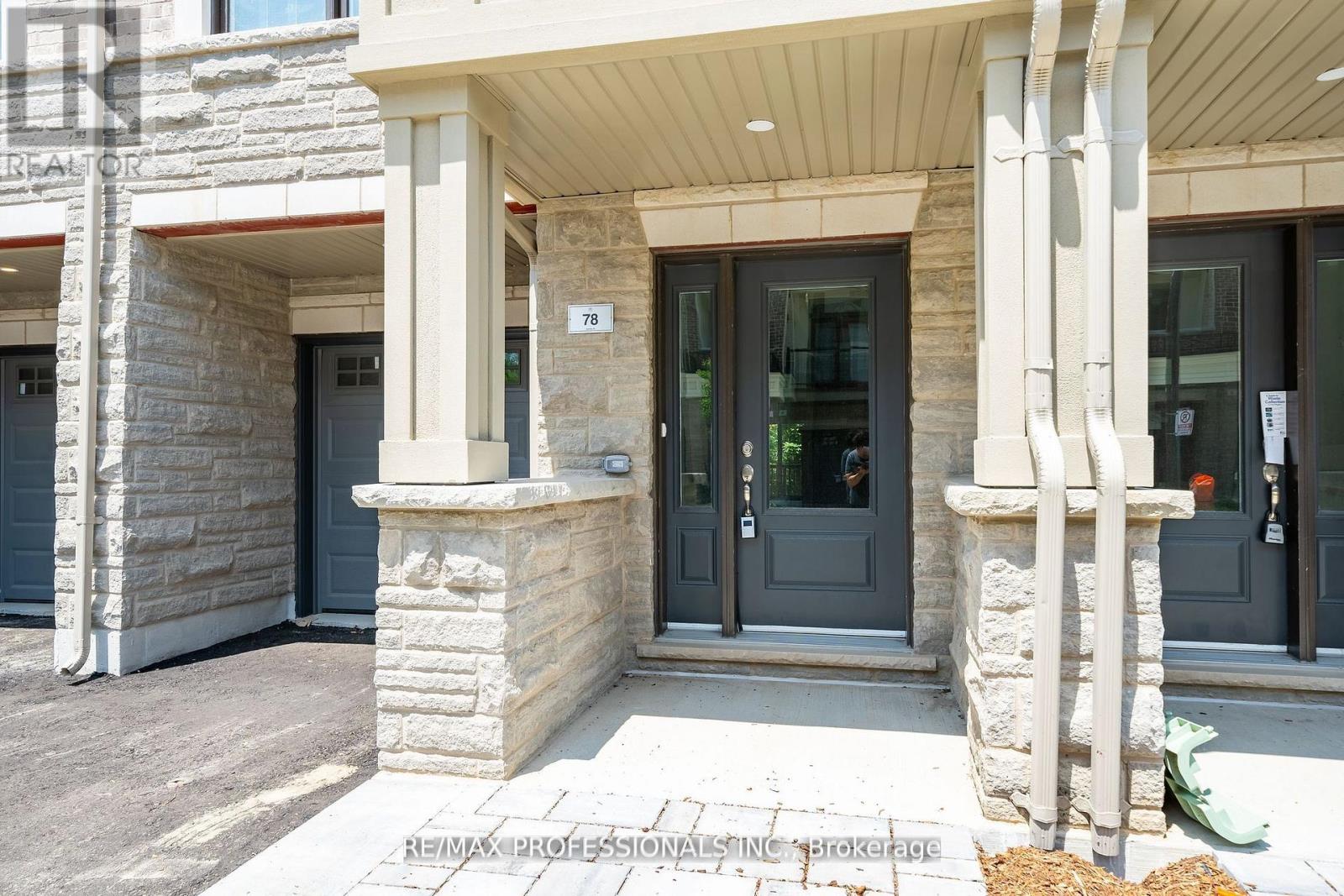 78 Salina Street, Mississauga, Ontario  L6M 2S5 - Photo 4 - W12762400