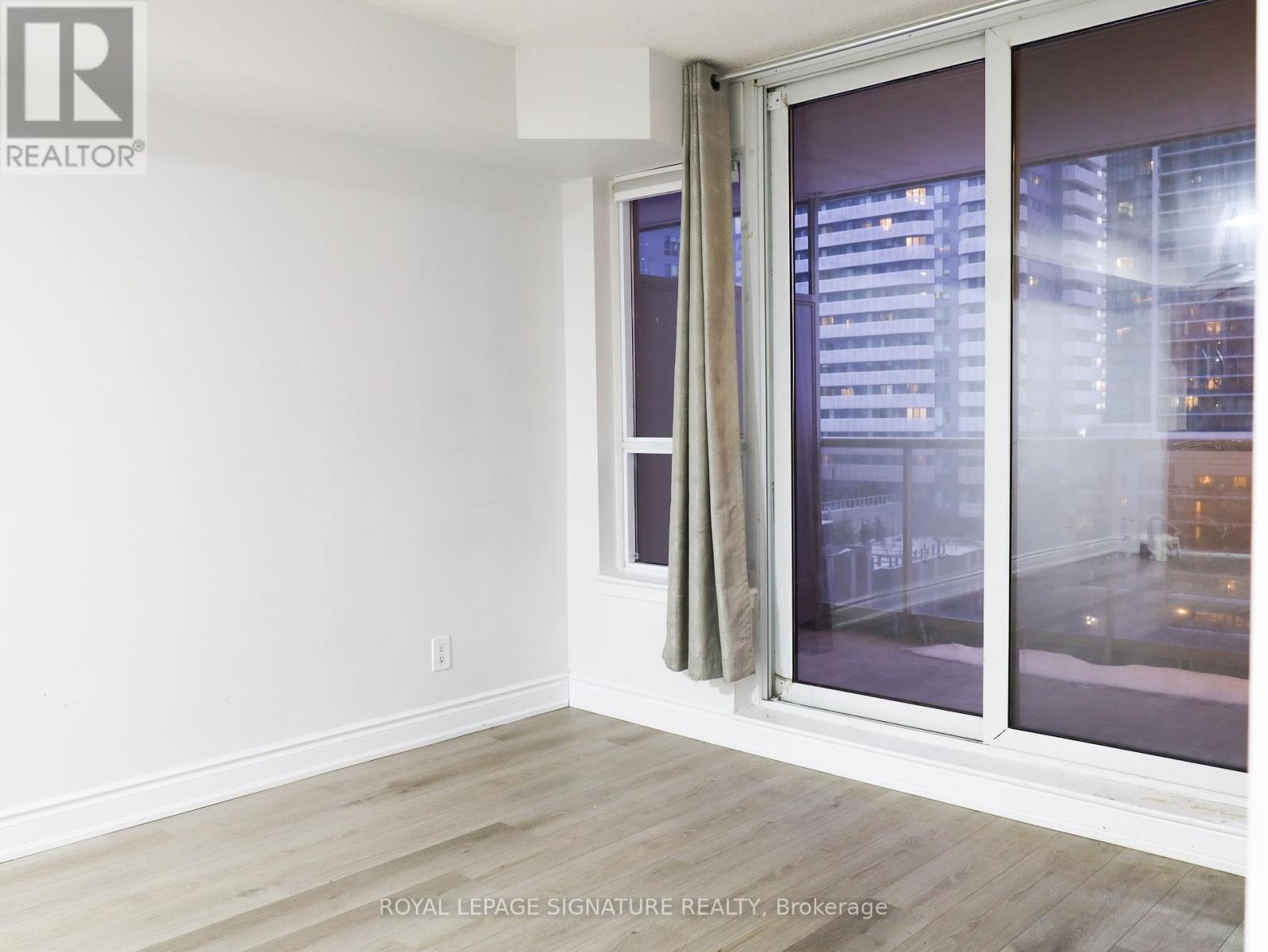 1004 - 4090 Living Arts Drive, Mississauga, Ontario  L5B 4M8 - Photo 15 - W12762406