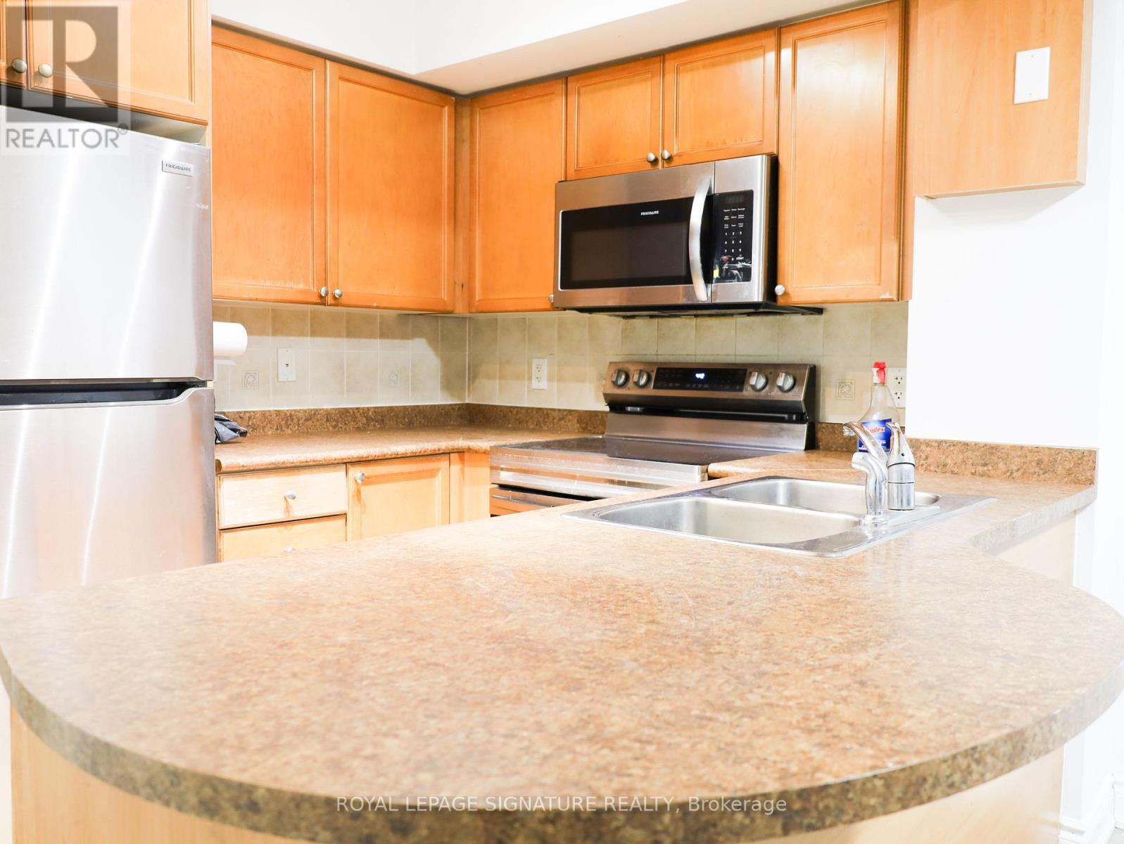 1004 - 4090 Living Arts Drive, Mississauga, Ontario  L5B 4M8 - Photo 8 - W12762406