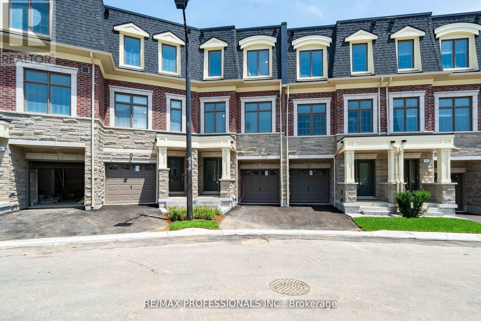 100 SALINA STREET, Mississauga, Ontario