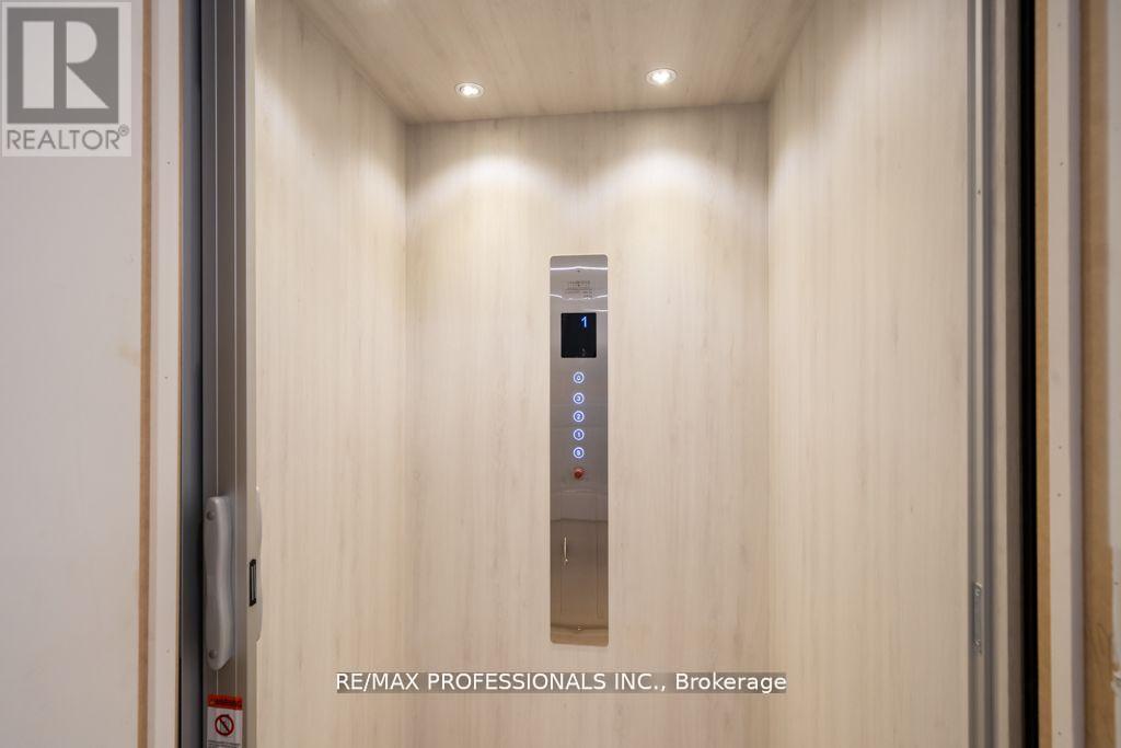 100 Salina Street, Mississauga (Streetsville), Ontario  L4M 1X8 - Photo 5 - W12762418