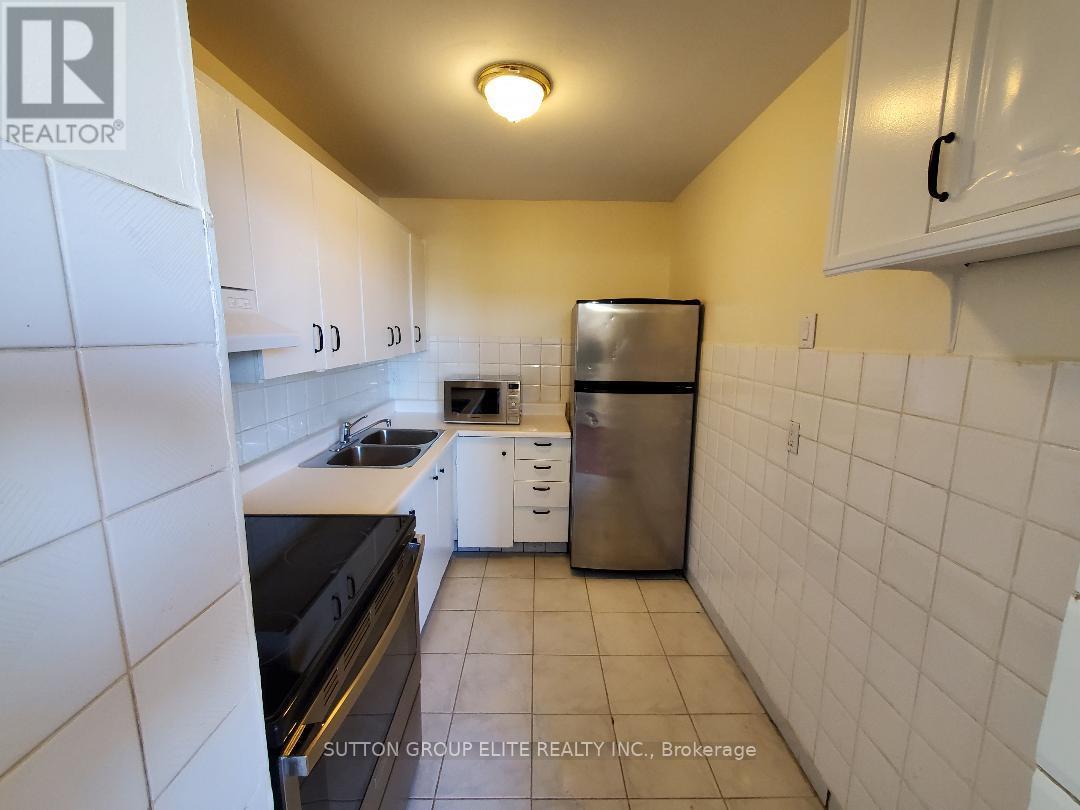 1103 - 3145 Queen Frederica Dr Drive, Mississauga, Ontario  L4Y 3A7 - Photo 4 - W12762426