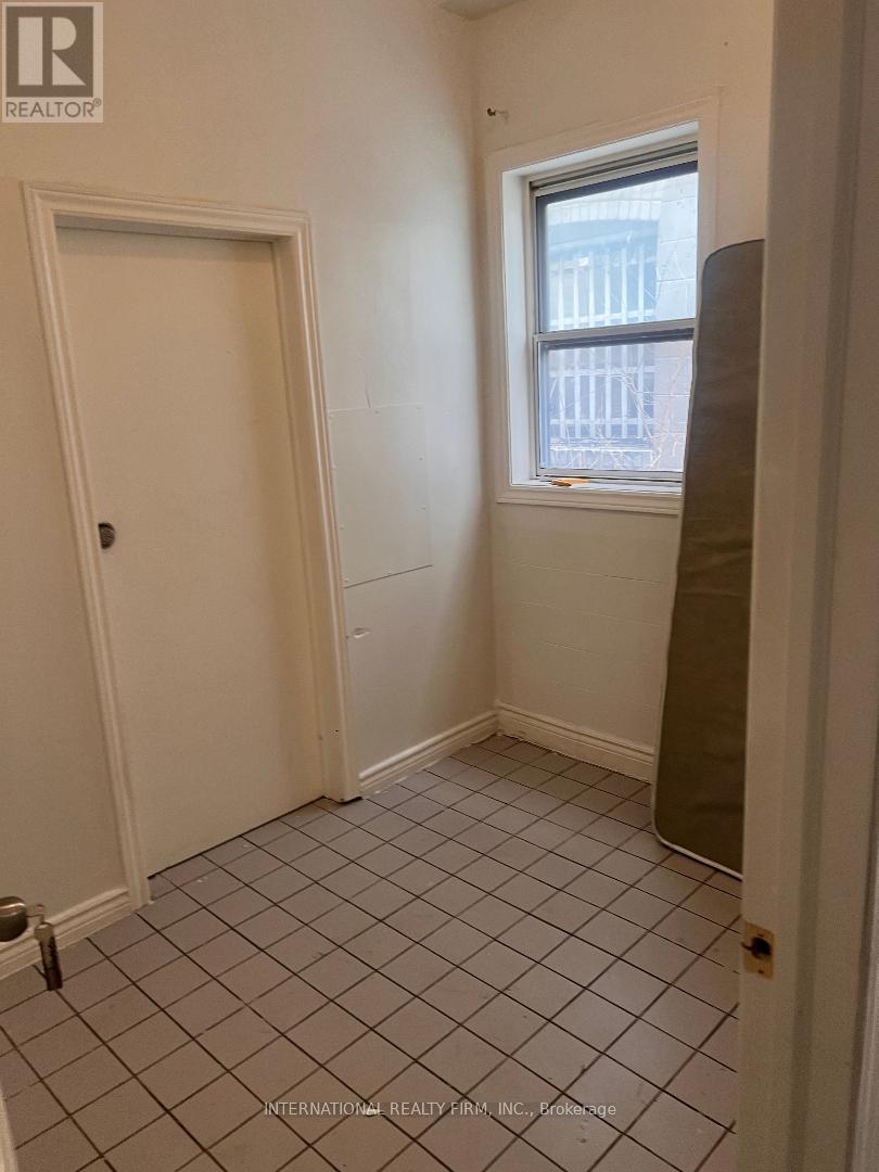 B - 2036 Weston Road W, Toronto, Ontario  M9N 1X4 - Photo 4 - W12762462