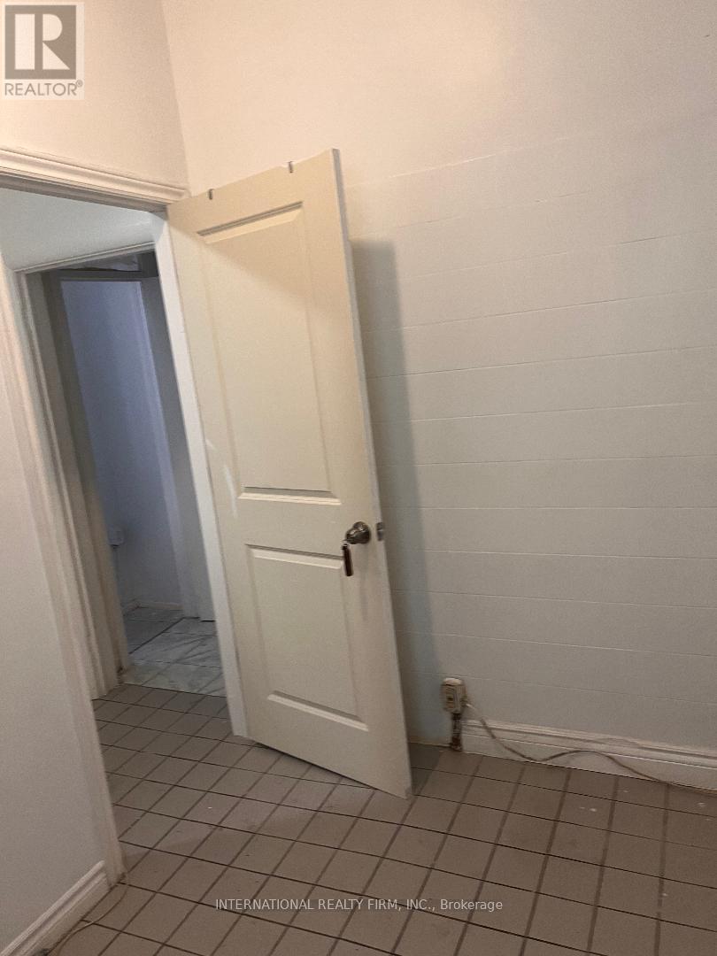 B - 2036 Weston Road W, Toronto, Ontario  M9N 1X4 - Photo 5 - W12762462