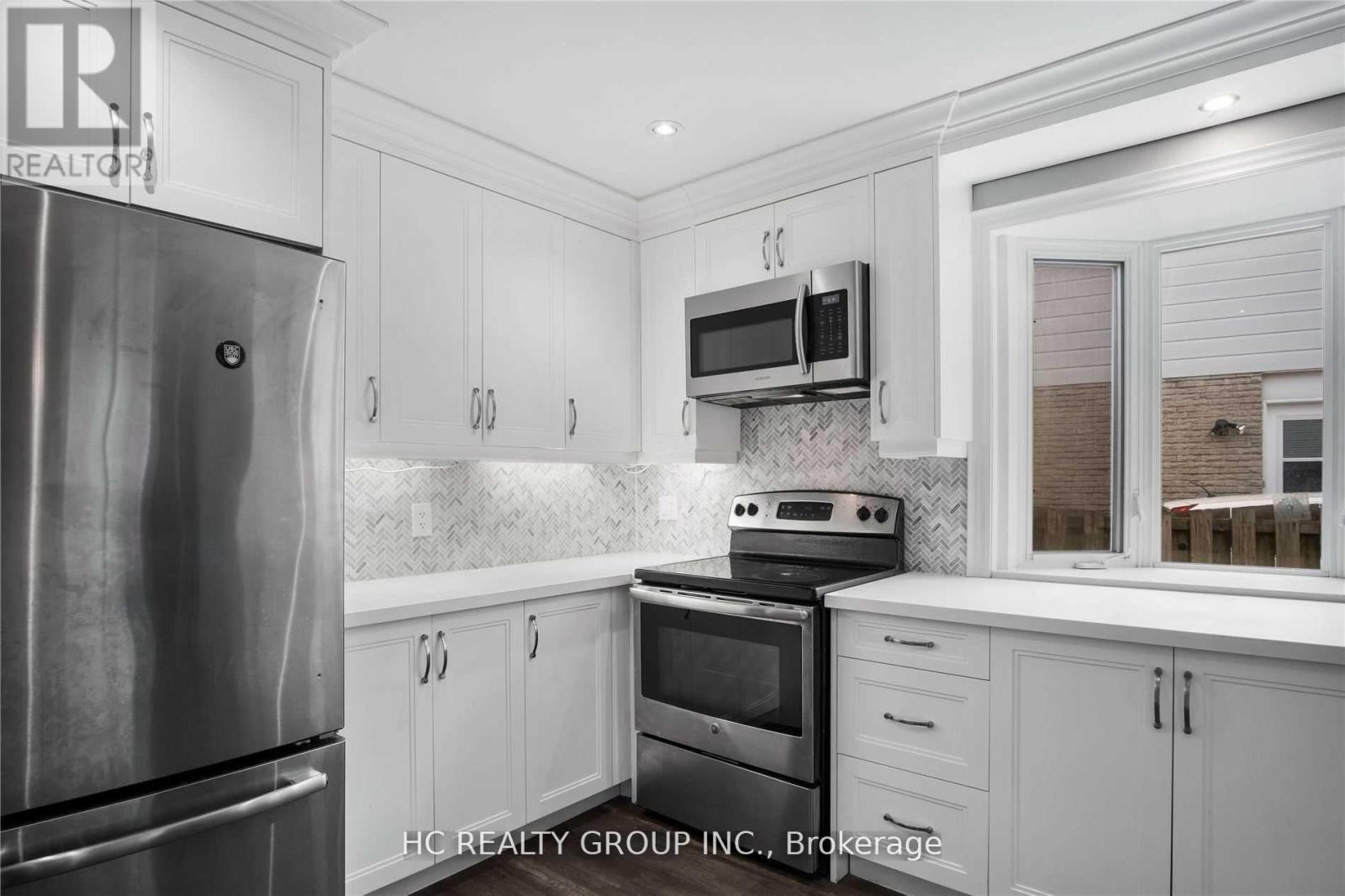 78 Orsett Street, Oakville, Ontario  L6H 2N9 - Photo 9 - W12762478