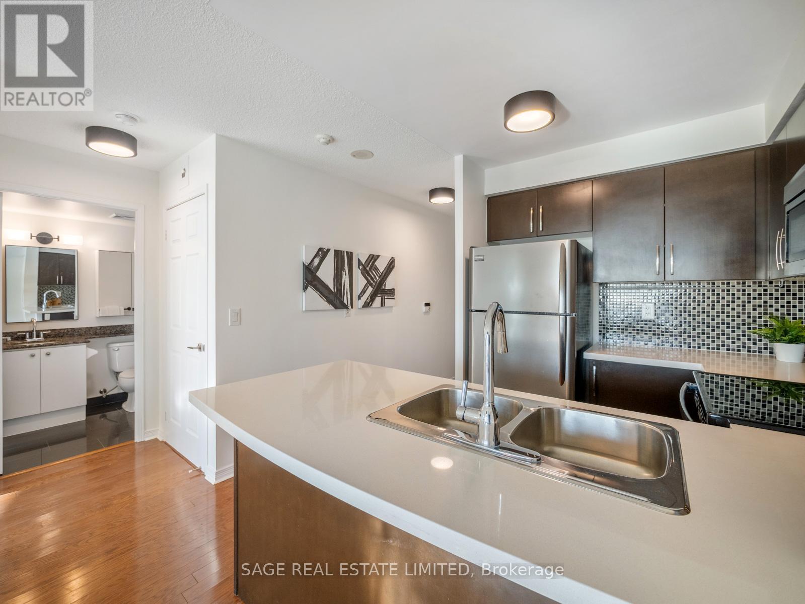 1605 - 3 Michael Power Place, Toronto, Ontario  M9A 0A2 - Photo 11 - W12762530
