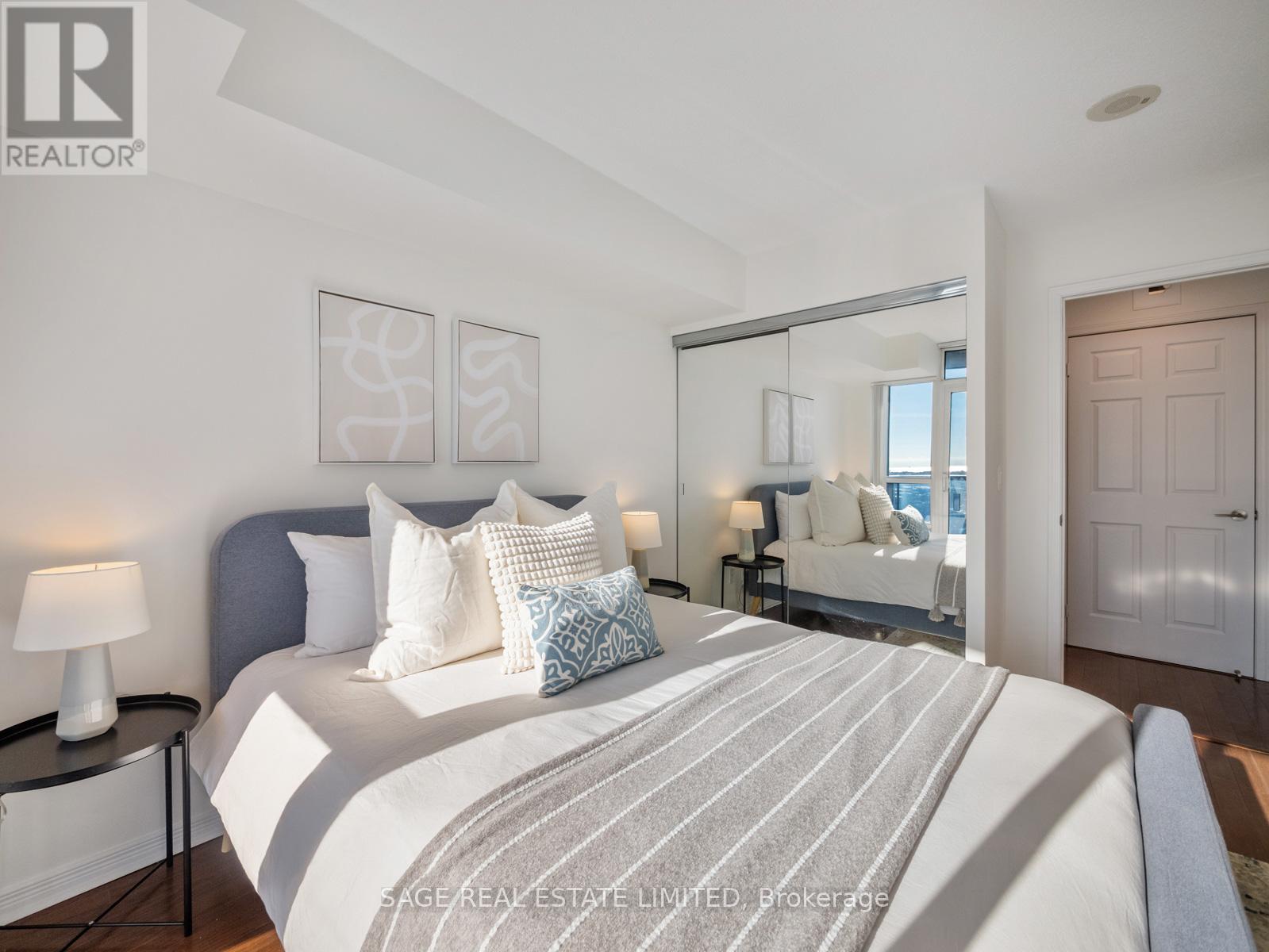 1605 - 3 Michael Power Place, Toronto, Ontario  M9A 0A2 - Photo 13 - W12762530