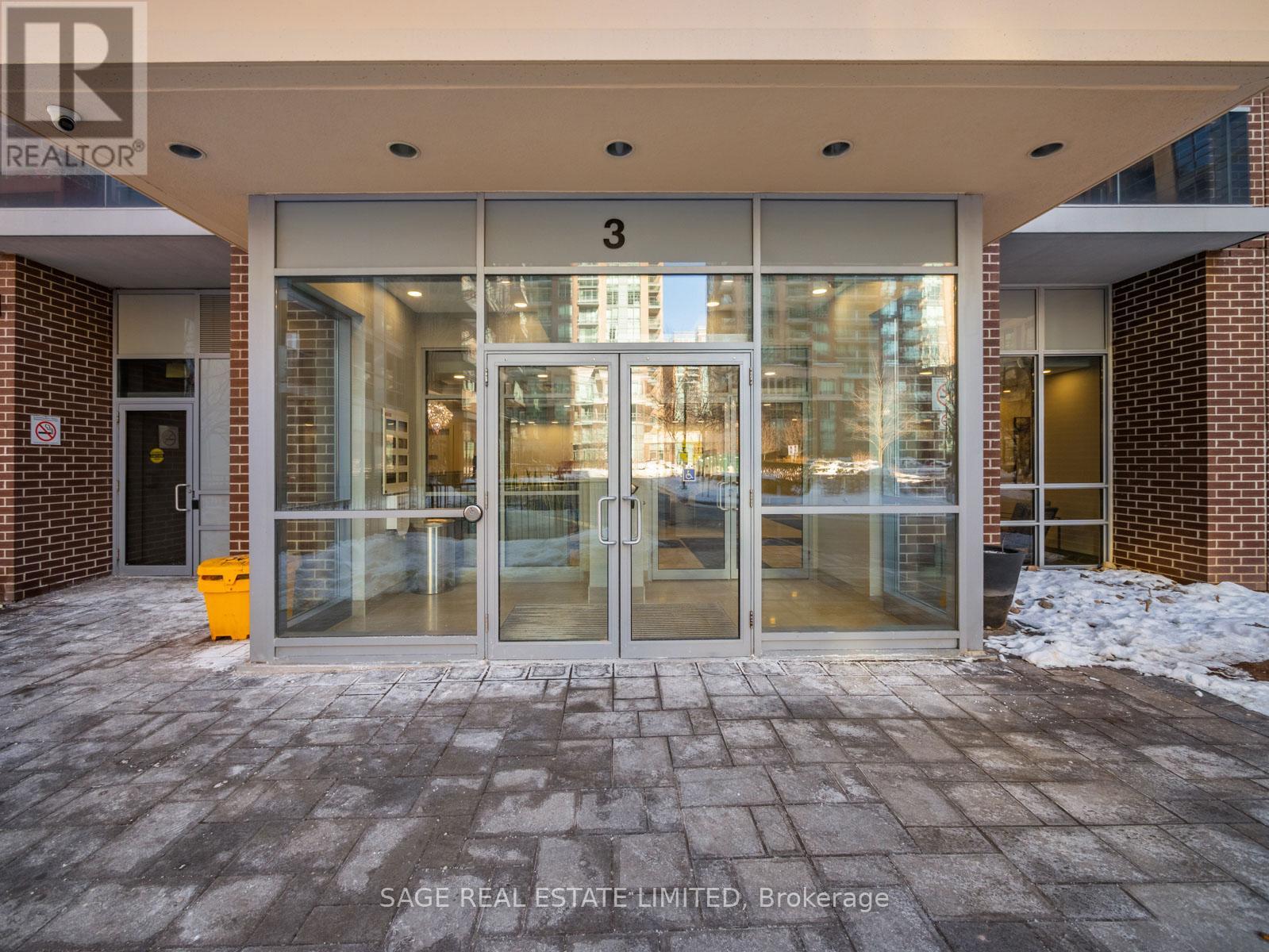 1605 - 3 Michael Power Place, Toronto, Ontario  M9A 0A2 - Photo 2 - W12762530
