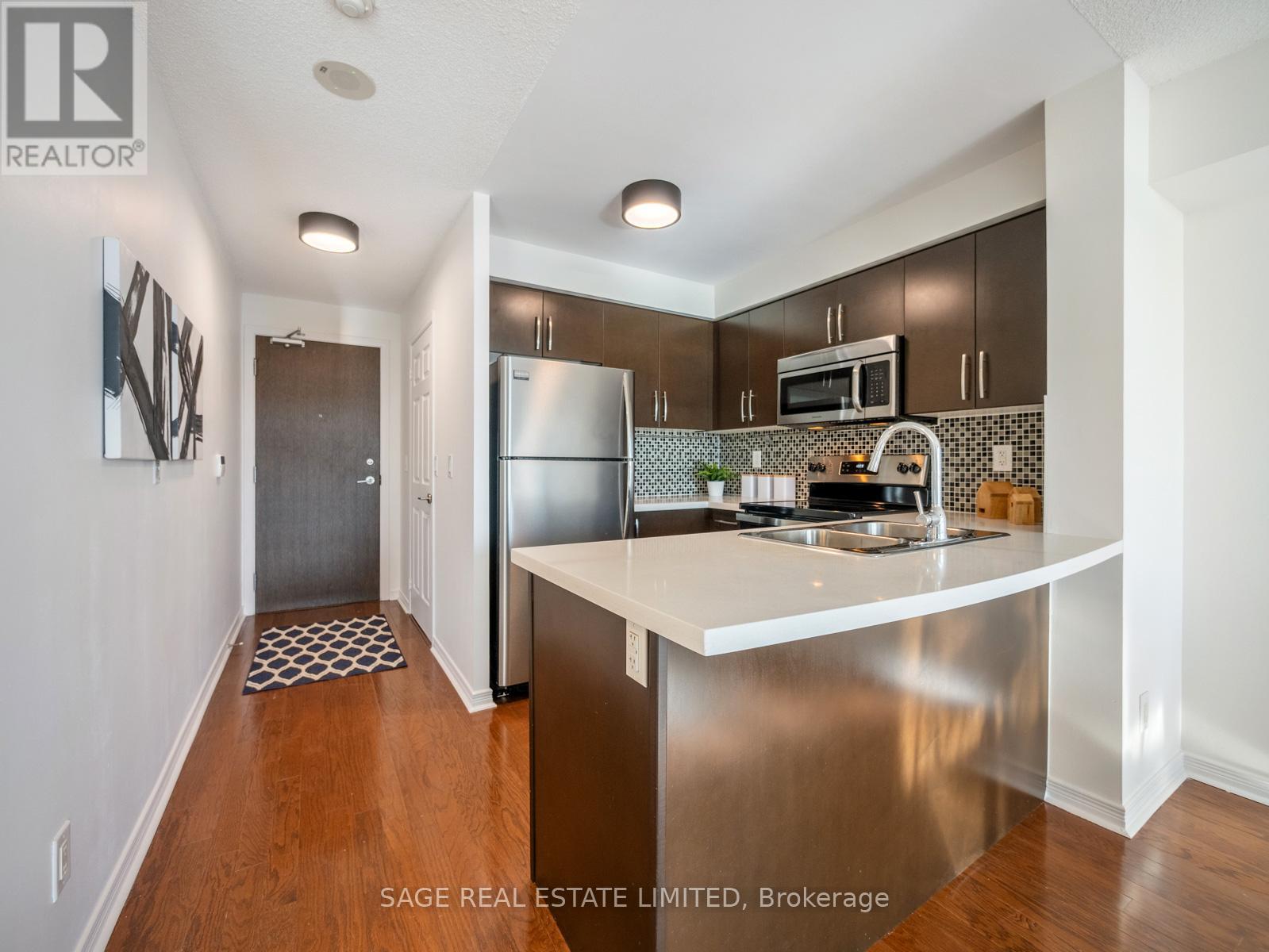 1605 - 3 Michael Power Place, Toronto, Ontario  M9A 0A2 - Photo 5 - W12762530