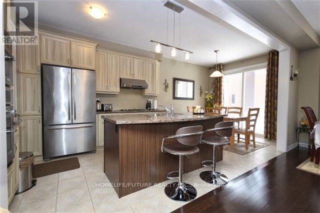 78 Enford Crescent, Brampton, Ontario  L7A 4C7 - Photo 4 - W12762532