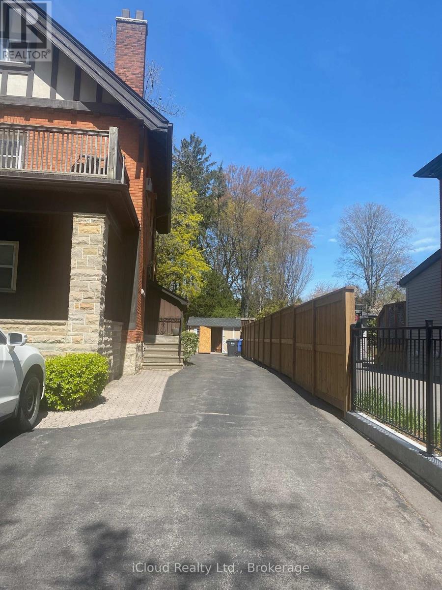 Upper - 2177 Lakeshore Road, Burlington, Ontario  L7R 1A5 - Photo 11 - W12762544