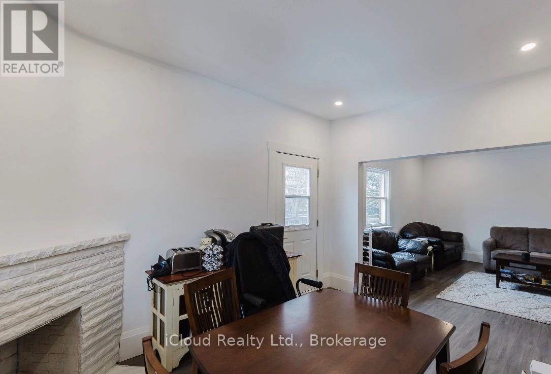 Upper - 2177 Lakeshore Road, Burlington, Ontario  L7R 1A5 - Photo 4 - W12762544