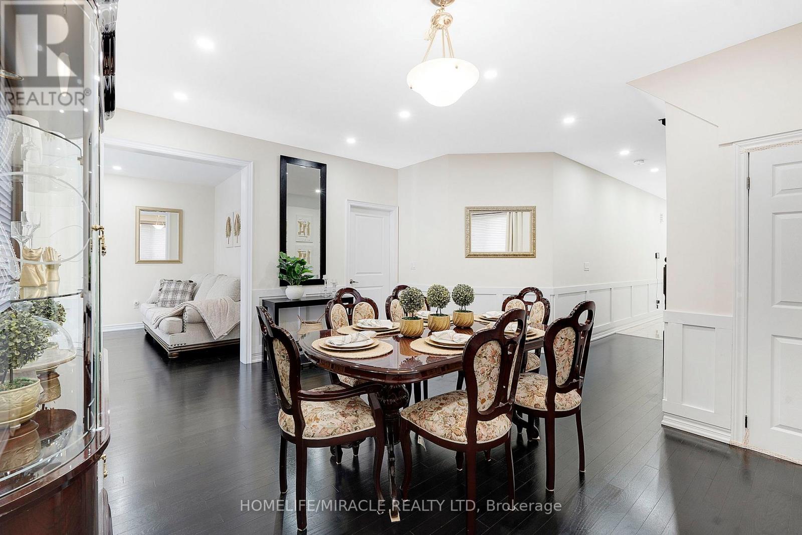 10 Dalecrest Road, Brampton, Ontario  L6X 5N3 - Photo 11 - W12762562