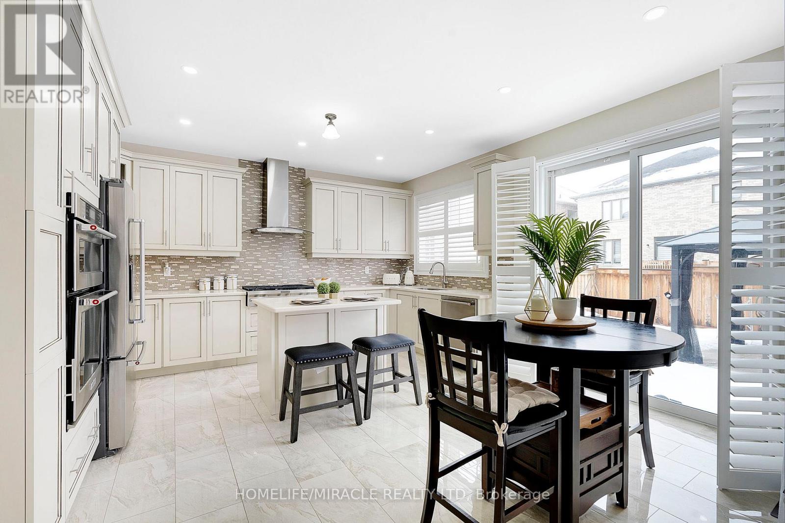 10 Dalecrest Road, Brampton, Ontario  L6X 5N3 - Photo 14 - W12762562