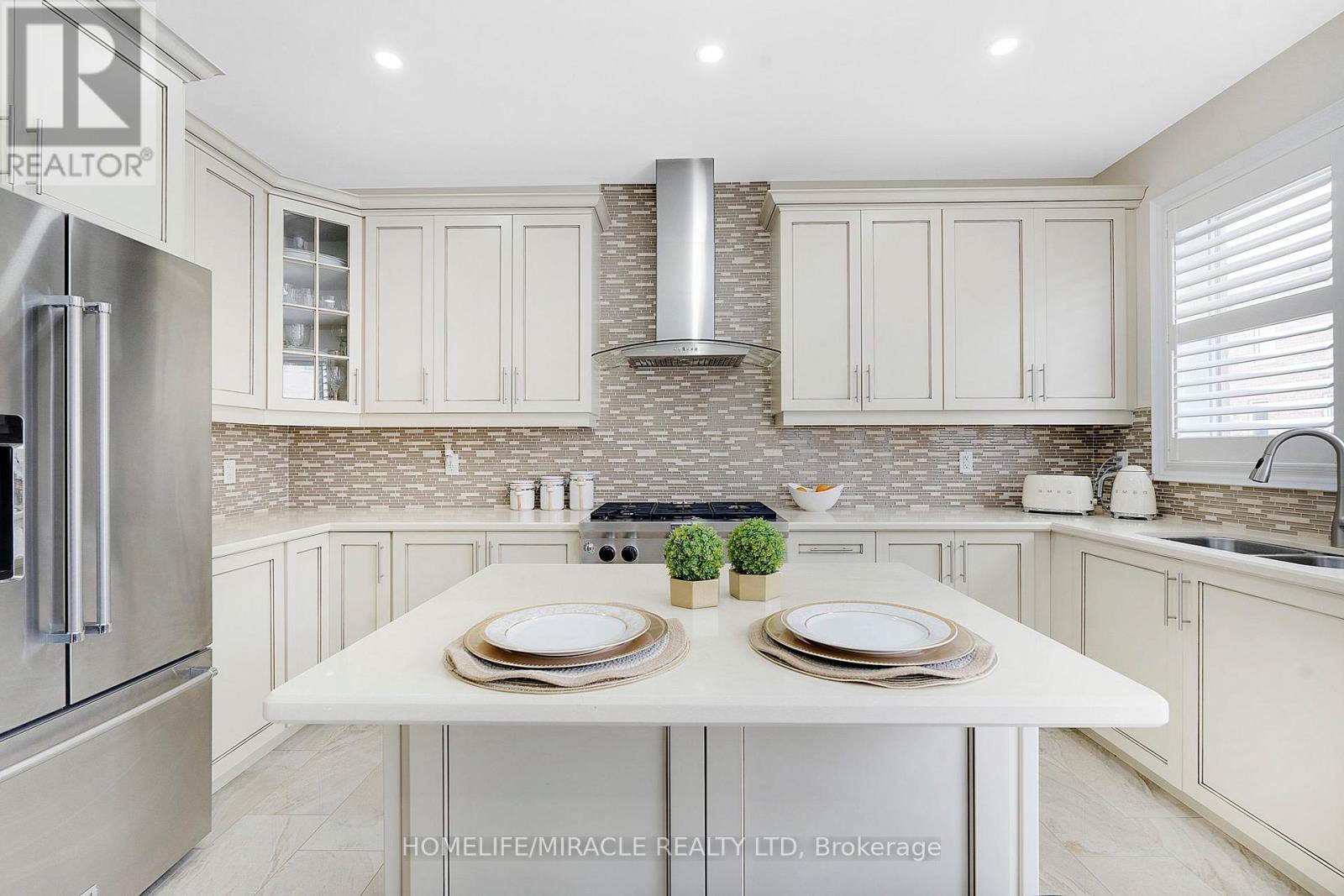 10 Dalecrest Road, Brampton, Ontario  L6X 5N3 - Photo 17 - W12762562