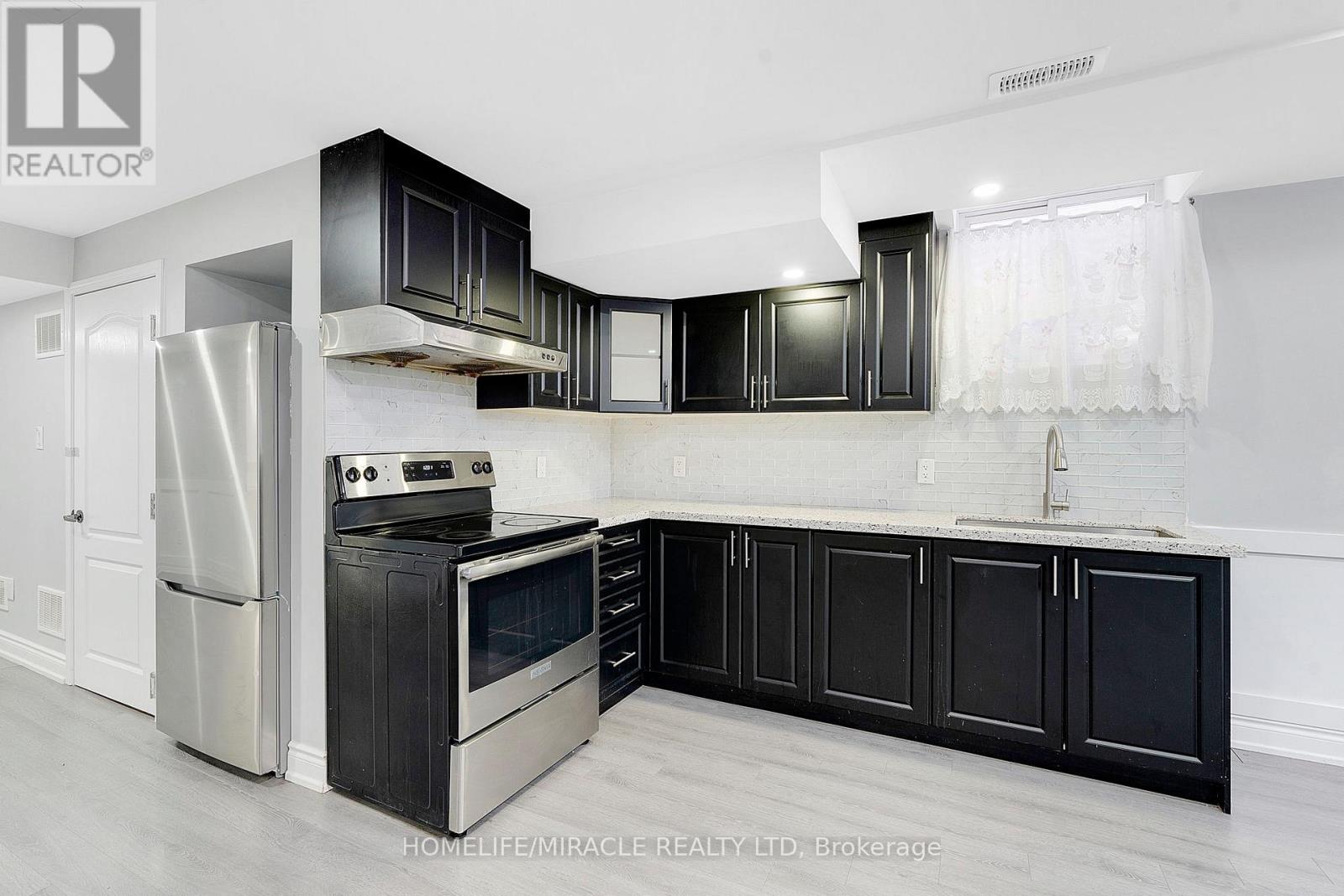 10 Dalecrest Road, Brampton, Ontario  L6X 5N3 - Photo 38 - W12762562