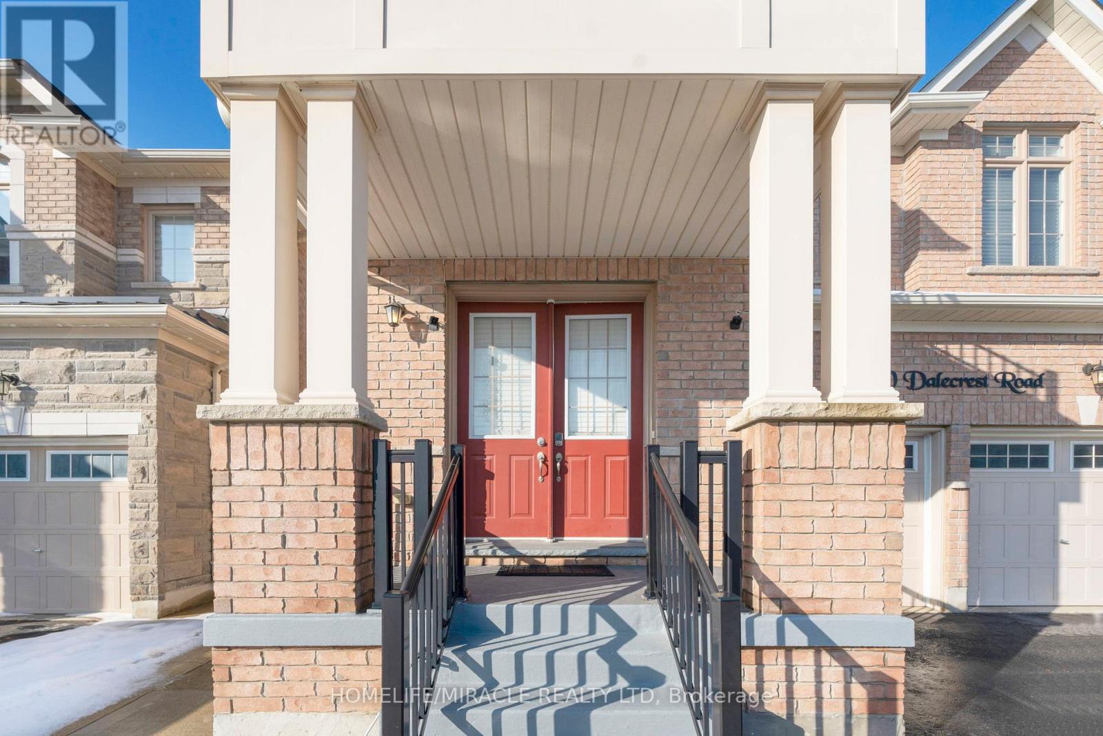 10 Dalecrest Road, Brampton, Ontario  L6X 5N3 - Photo 6 - W12762562