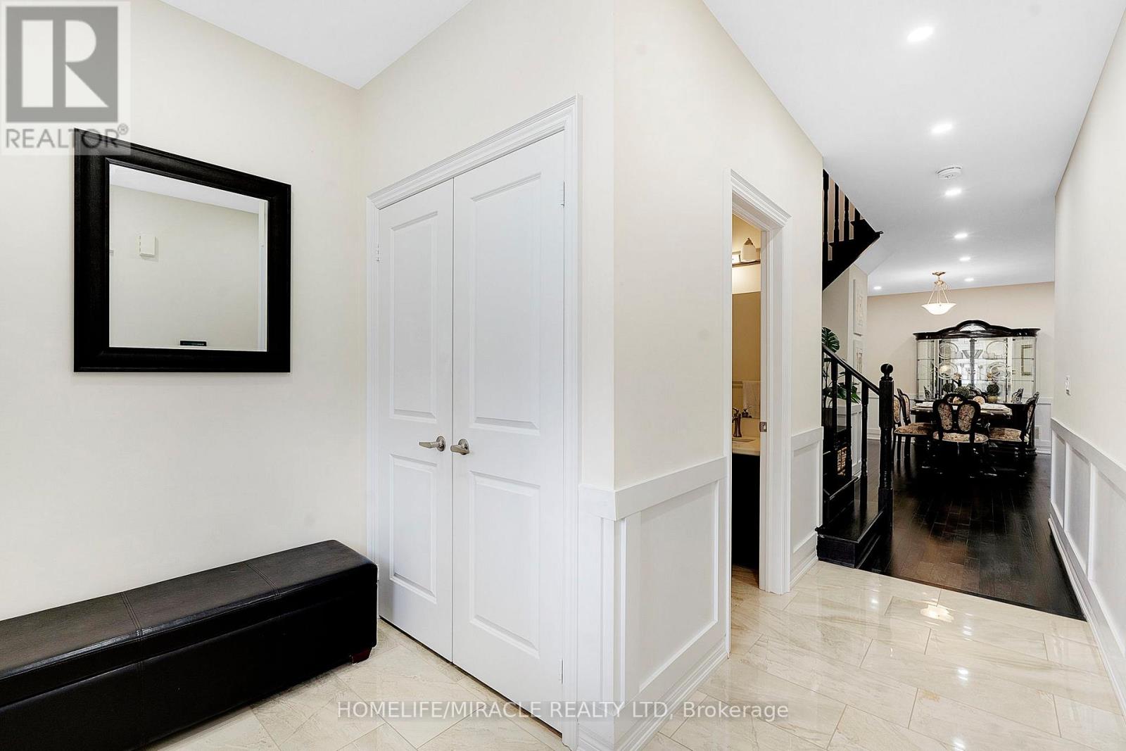 10 Dalecrest Road, Brampton, Ontario  L6X 5N3 - Photo 8 - W12762562