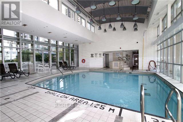 1810 - 220 Burnhamthorpe Road W, Mississauga, Ontario  L5B 3Y5 - Photo 12 - W12762572