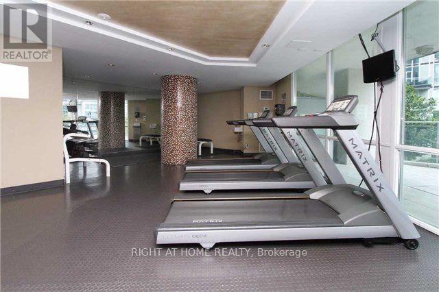 1810 - 220 Burnhamthorpe Road W, Mississauga, Ontario  L5B 3Y5 - Photo 13 - W12762572