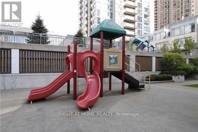1810 - 220 Burnhamthorpe Road W, Mississauga, Ontario  L5B 3Y5 - Photo 14 - W12762572