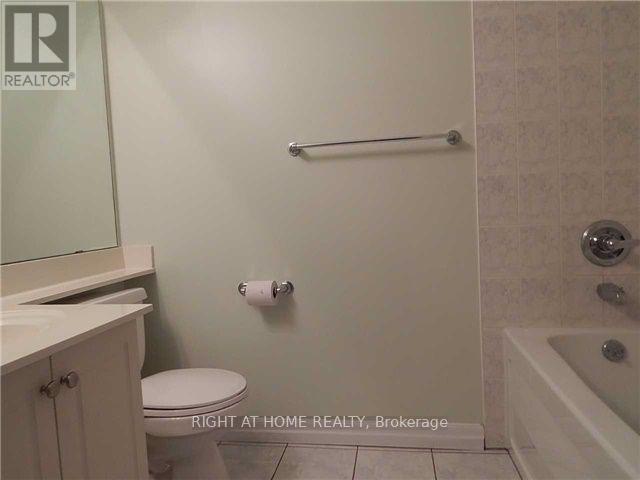 1810 - 220 Burnhamthorpe Road W, Mississauga, Ontario  L5B 3Y5 - Photo 8 - W12762572