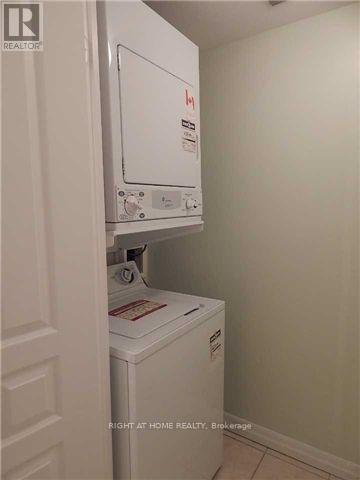 1810 - 220 Burnhamthorpe Road W, Mississauga, Ontario  L5B 3Y5 - Photo 9 - W12762572