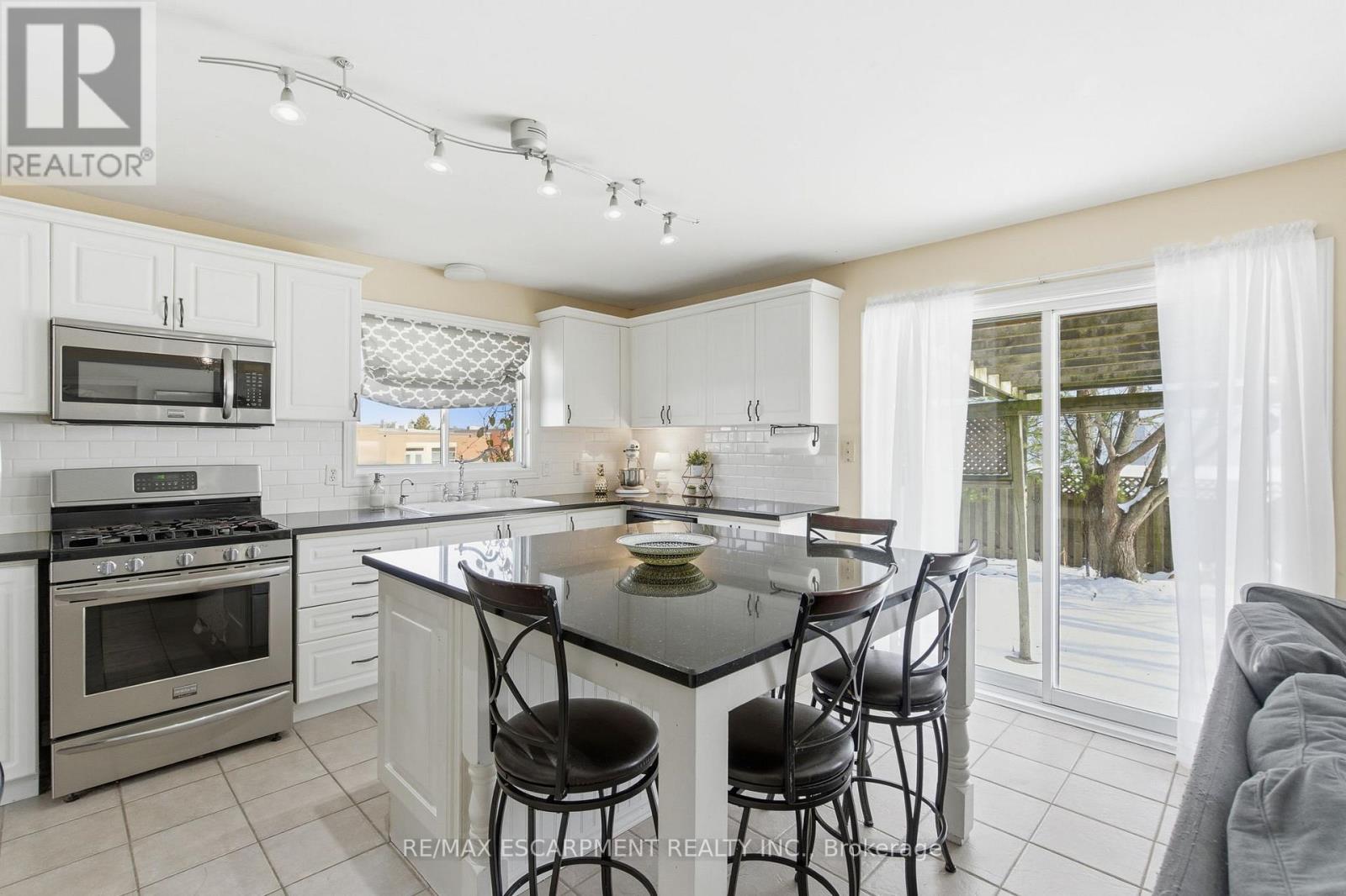 65 Thistlemoor Drive, Haldimand, Ontario  N3W 2K5 - Photo 12 - X12762498