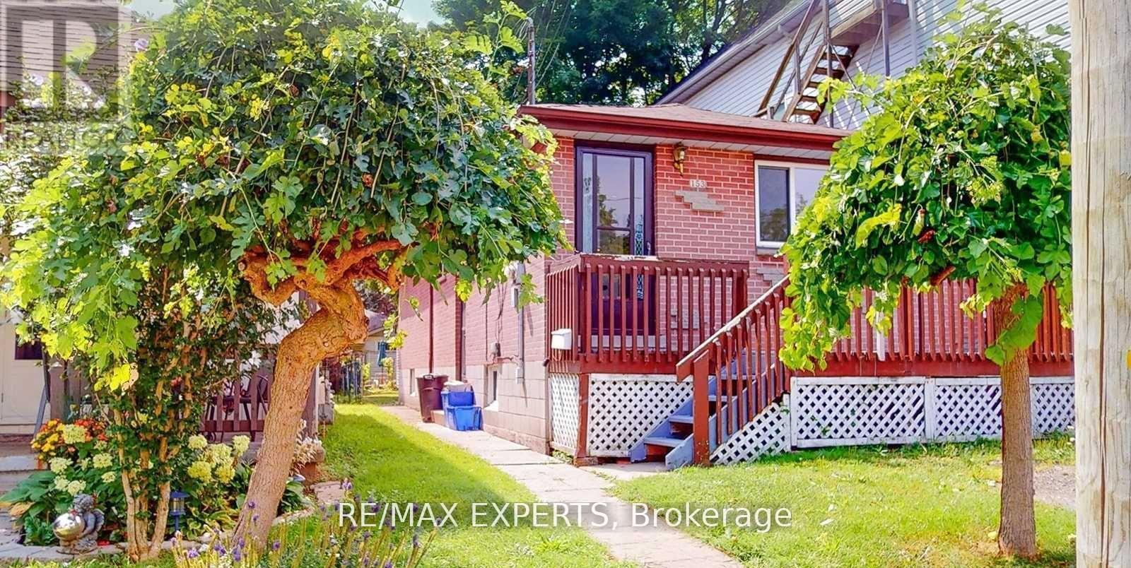 153 WARD AVENUE, Hamilton, Ontario