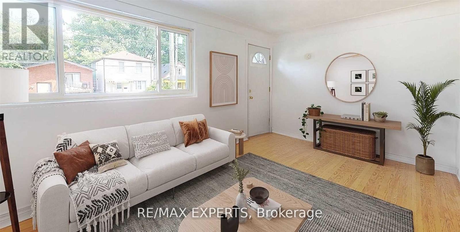 153 Ward Avenue, Hamilton, Ontario  L8S 2G1 - Photo 2 - X12762536