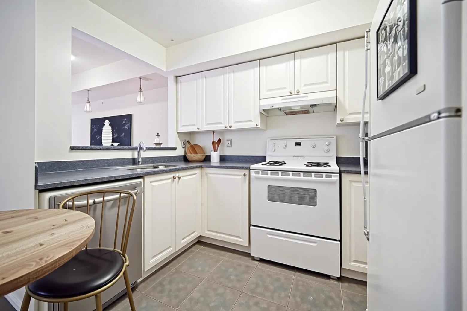 111 14355 103 Avenue, Surrey, British Columbia  V3T 5V5 - Photo 11 - R3084704