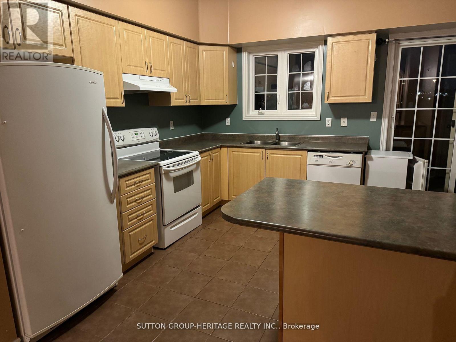 12 - 1250 St. Martins Drive W, Pickering, Ontario  L1W 0A2 - Photo 2 - E12760884