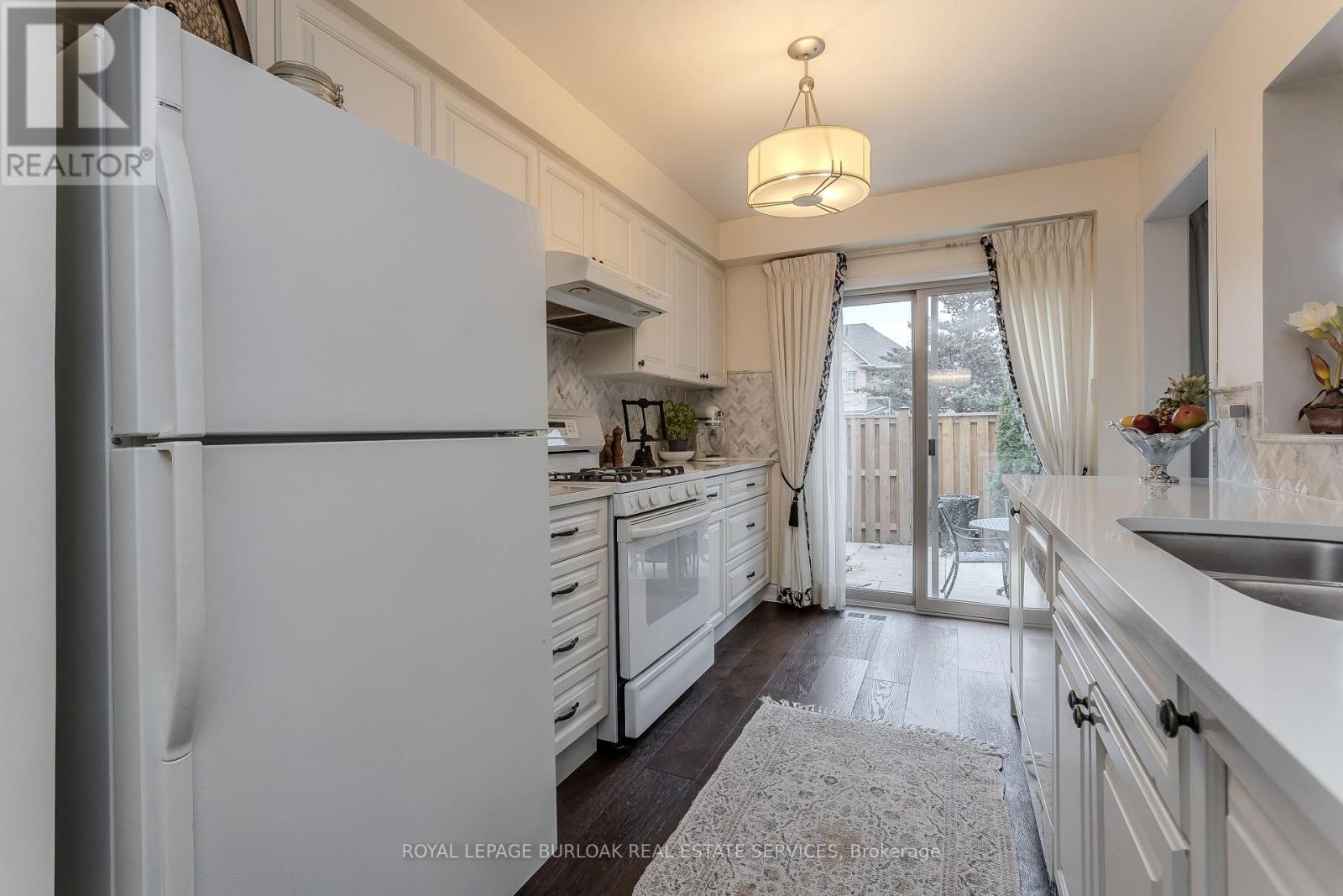 35 - 1283 Blanshard Drive, Burlington, Ontario  L7M 4T9 - Photo 8 - W12762184