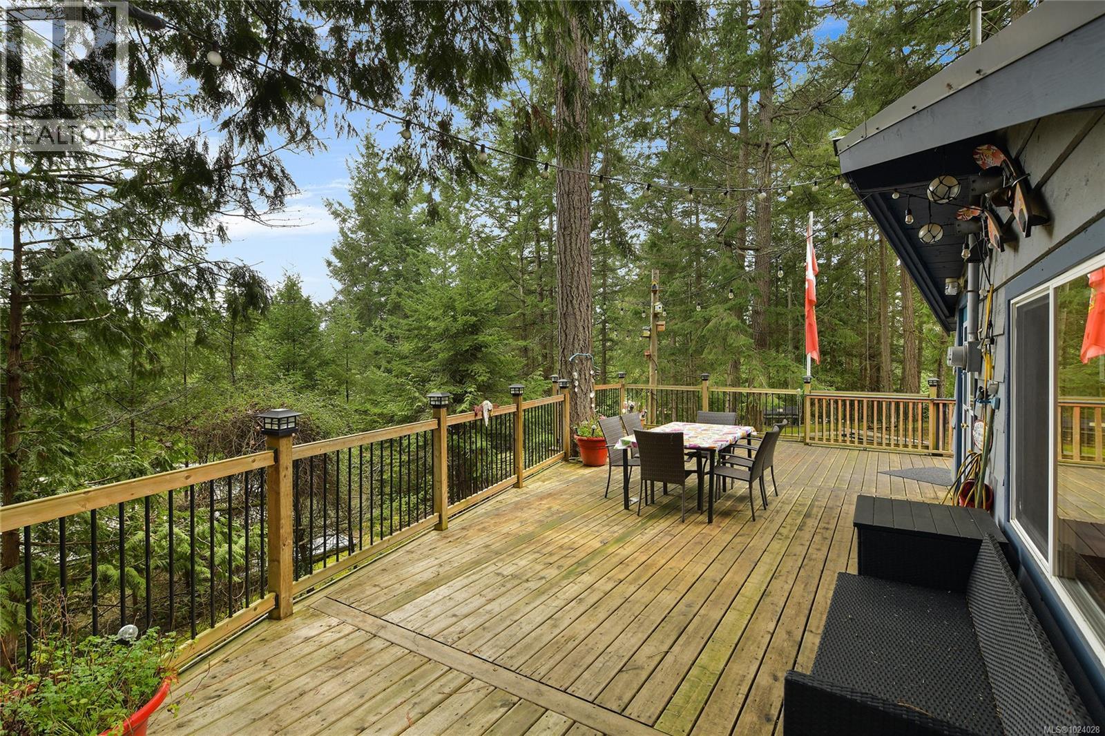 493 Abbott Rd, Mayne Island, British Columbia  V0N 2J1 - Photo 12 - 1024028