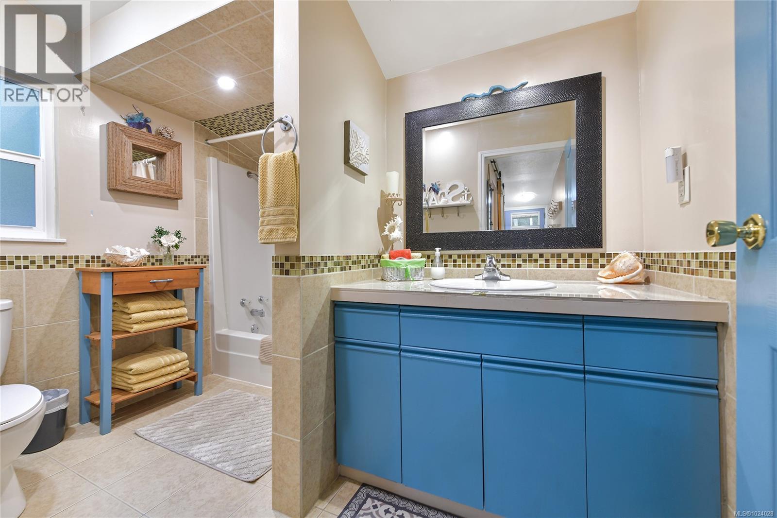 493 Abbott Rd, Mayne Island, British Columbia  V0N 2J1 - Photo 16 - 1024028