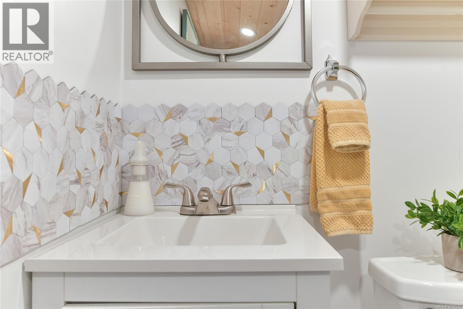 493 Abbott Rd, Mayne Island, British Columbia  V0N 2J1 - Photo 33 - 1024028